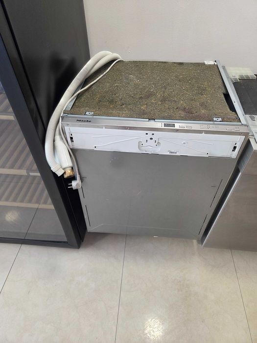 Съдомиялна за вграждане Miele XXL