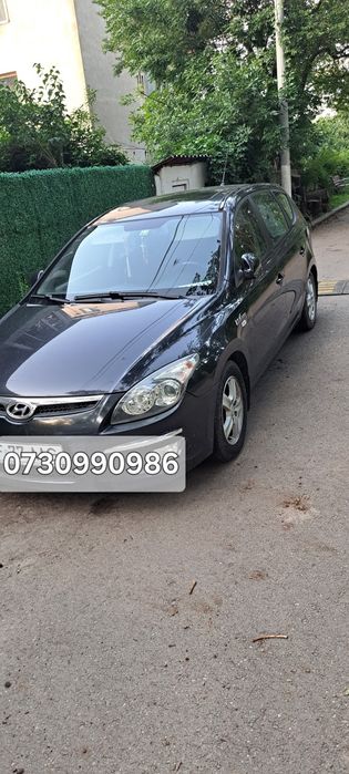 Hyundai i30 blue