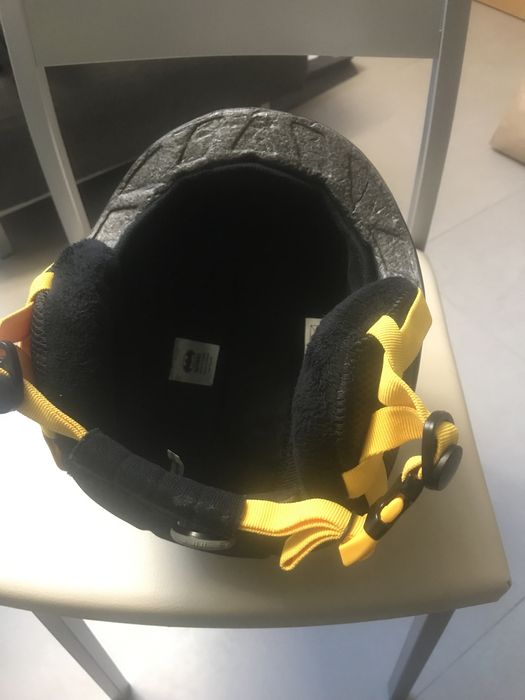 Детска ски каска и маска