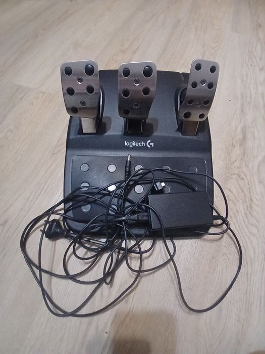 Volan logitech g29 pt pc, ps4, cu pedale