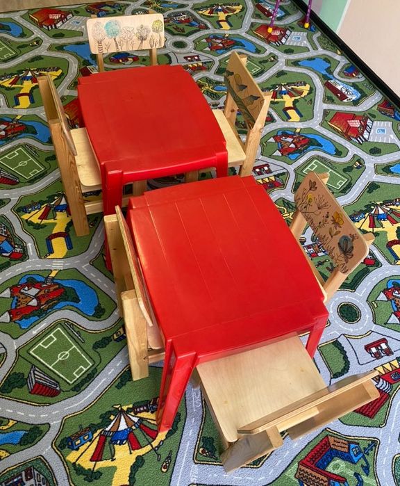 Продам детский стол без стульев