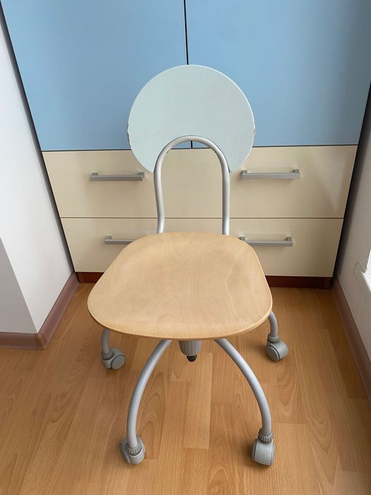 Стул детский. Ученический. Продам.