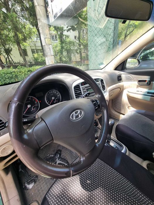 HYUNDAI Accent 2009 — imagine 3