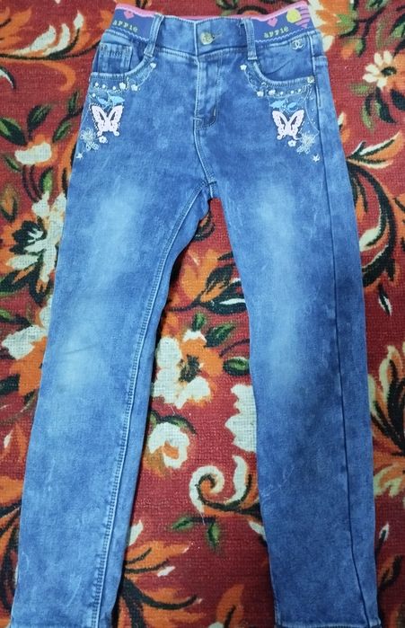 Продам детские вещи на девочку 6-8 лет.