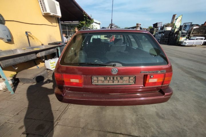 Piese Volkswagen VW Passat 1994 1.6 MT (100 hp)