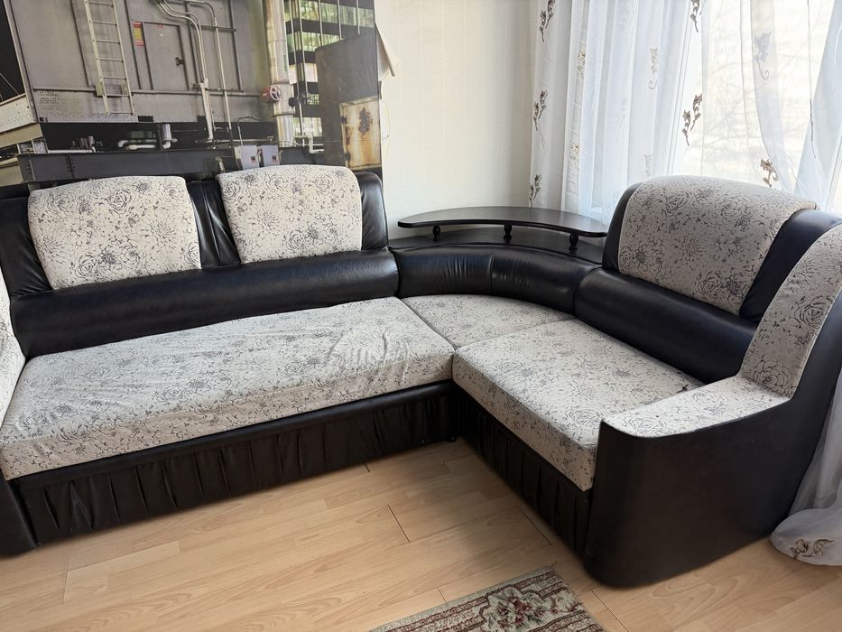 Продам угловой диван б/у