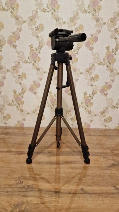 Штатив для фотоаппарата
