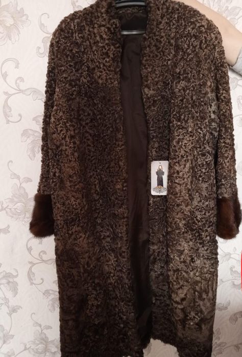 Продам шубы каракулевые