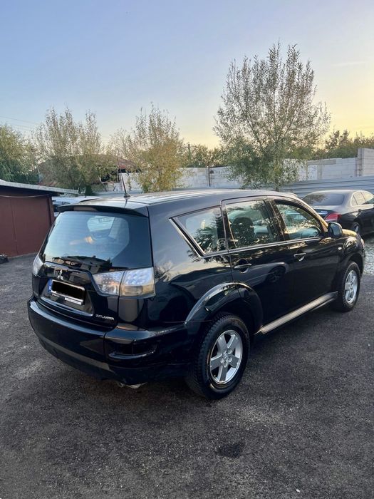 MITSUBISHI Outlander 2011 — imagine 3