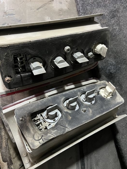 фонарь габаритный для форд курйера 1999