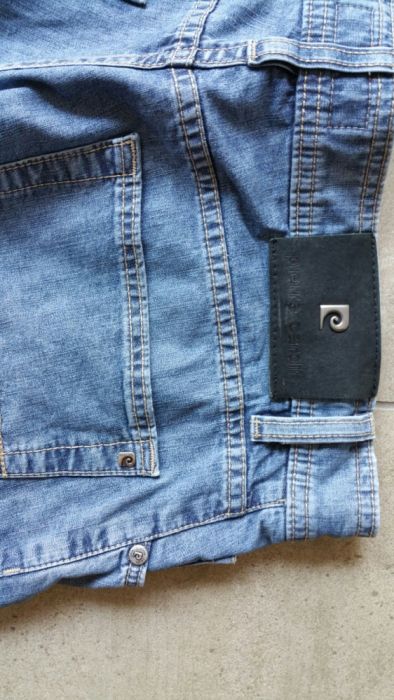 Pantaloni scurti Pierre Cardin