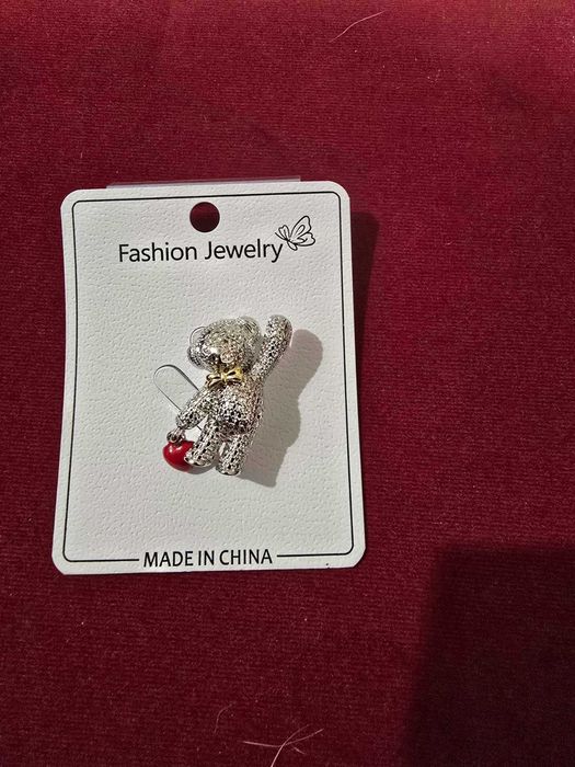 Брошки различни модели