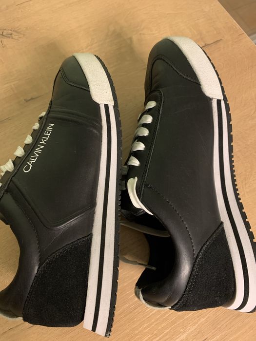 Продам оригинал Calvin Klein демисезонные