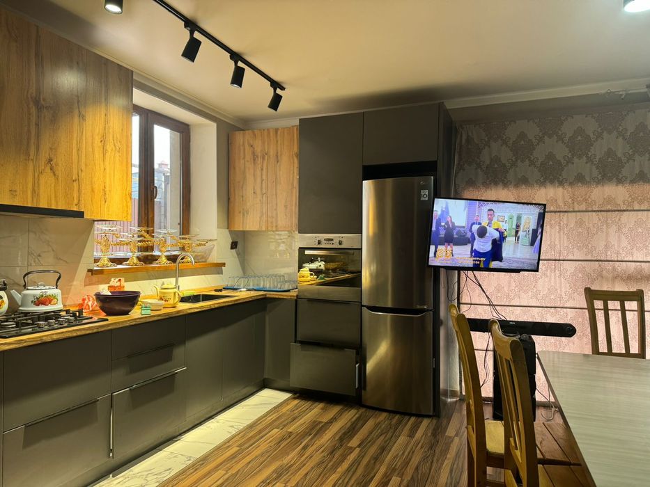 Айна Коттедж Біркөлік