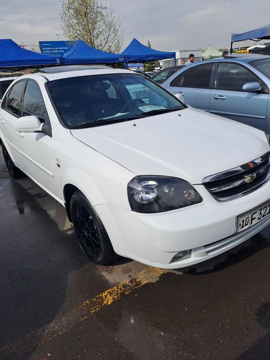 Ласетти 2011.   Автомат пробег 208000 нахт ва вариантга берилади