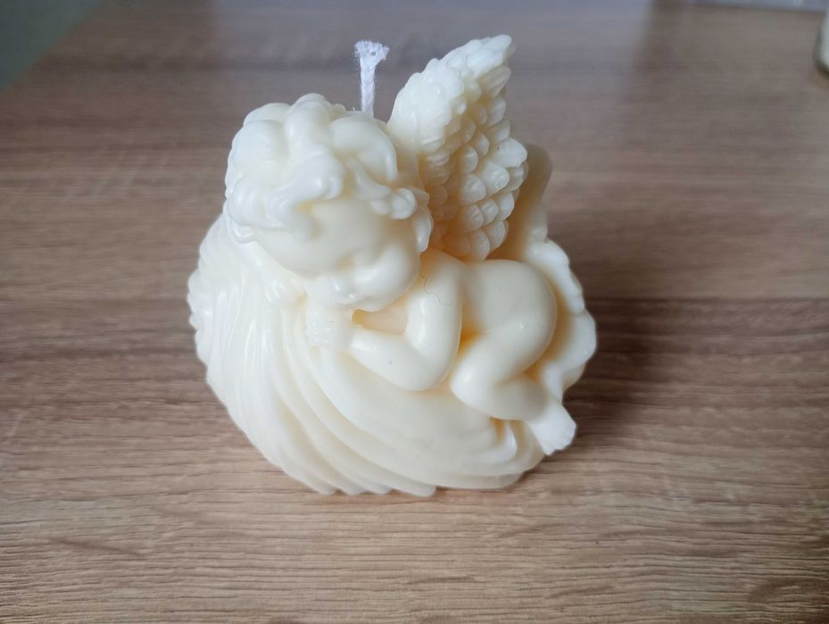 Ръчно изработени соеви свещи и подаръчета