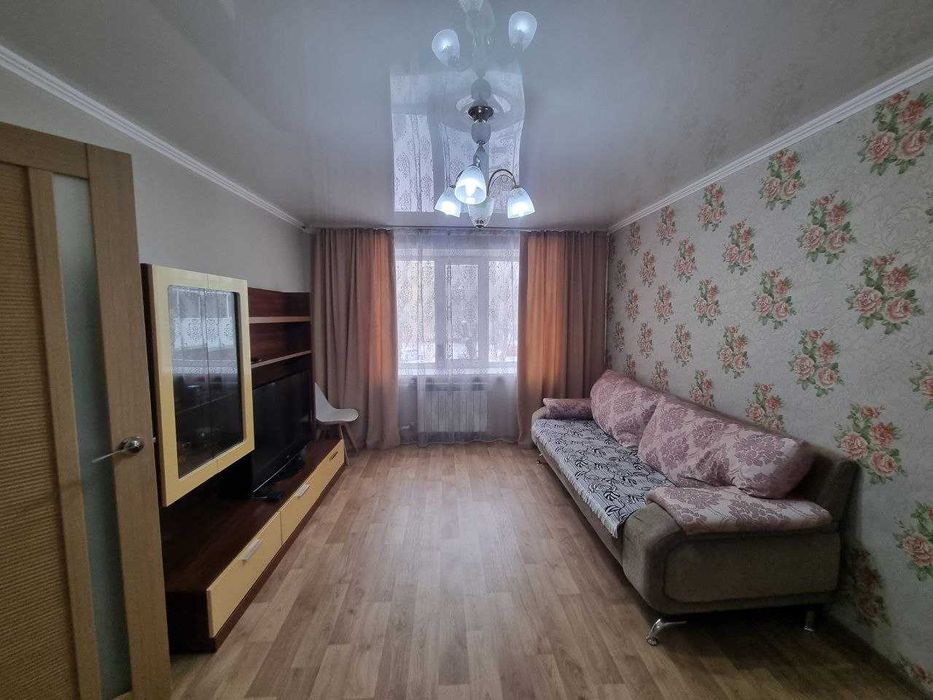 2 ком кв улучш планир, комнаты изолир, ул Крылова, 38. 2 этаж. кирпич.