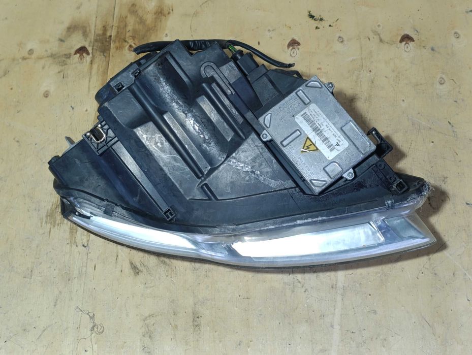 Фара Левая Xenon Audi A4 B7 Оригинал Б/У 04-09г