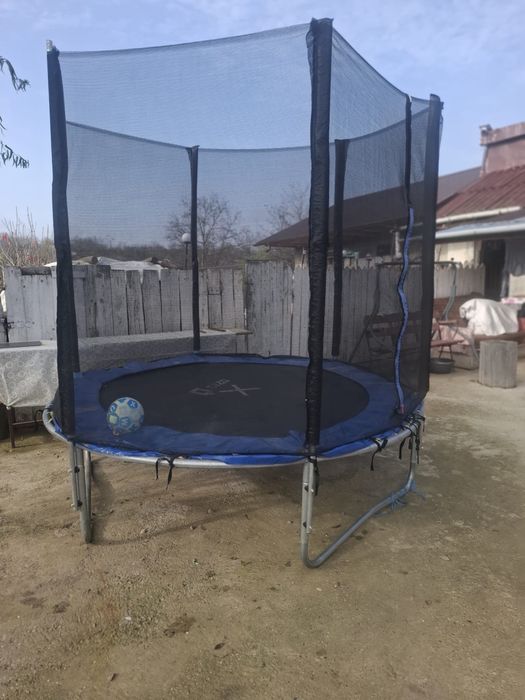 Trambulină pentru copii