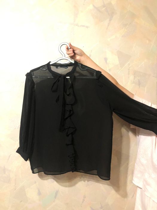 Блузка Zara черная