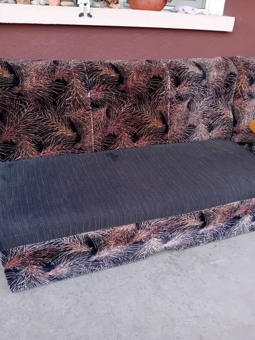 Продавам ъглов  диван запазен