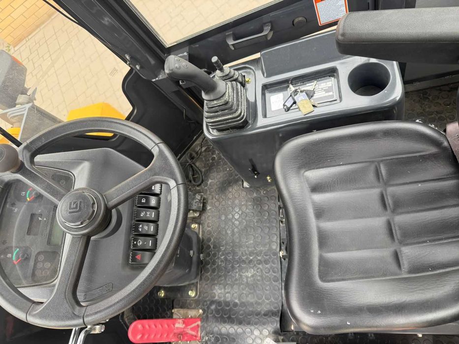 Фронтальный погрузчик LiuGong CLG 820H