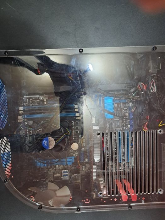 Vand unitate I7 windows nou