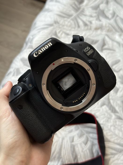 Фотокамера Canon Eos600D