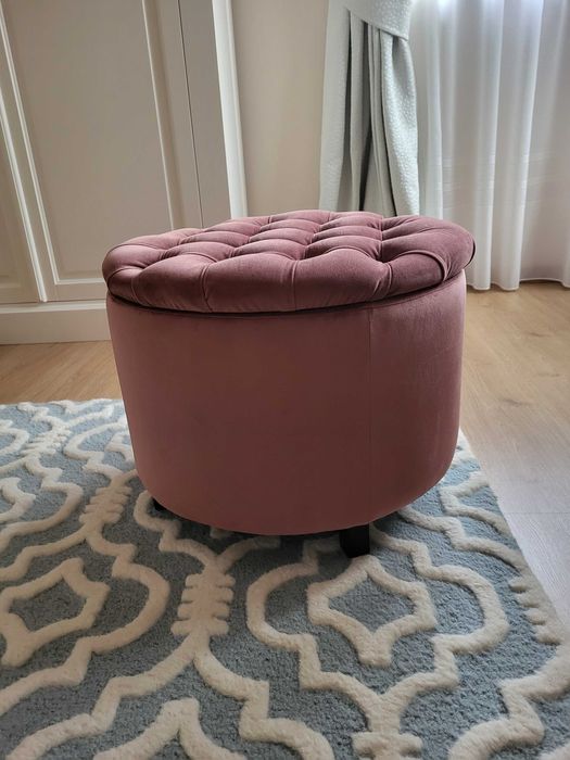 Taburet cu spatiu de depozitare