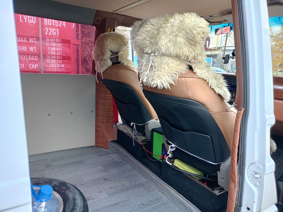 Продам Volkswagen Caravelle