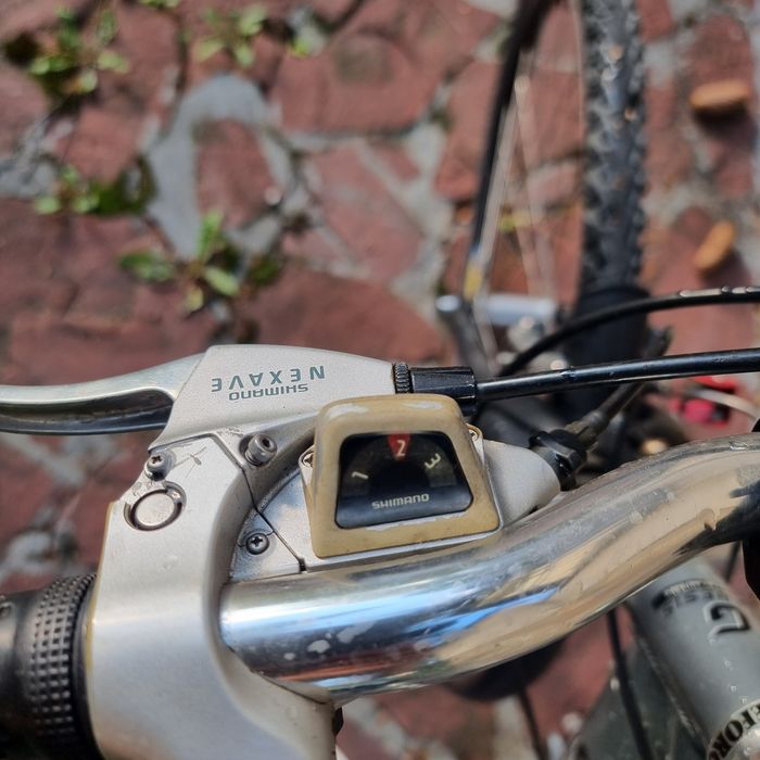 Два велосипеда -  градско шосеен австрийски Arizona Genezis trekking series лек алуминиев, Shimano NEXSAVE ,Megarange 24 скорости , виж снимки другия