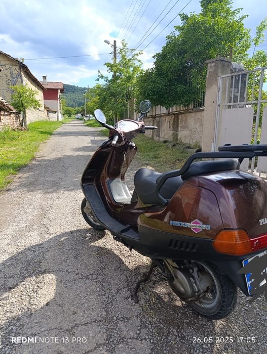 Мотоциклет Пиаджо Хексагон