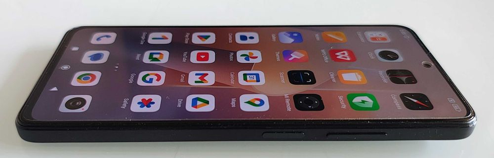 Продавам Xiaomi Redmi Note 11 Pro 5G 8GB RAM 128GB