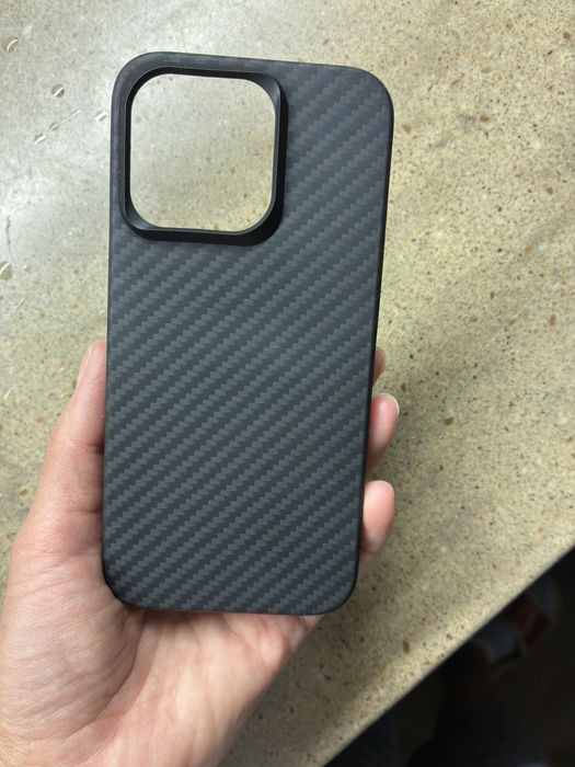 Продаю чехол Pitaka для Iphone 15 про