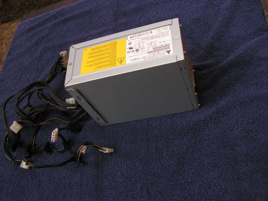 Импулсно захранване Delta TDPS-825AB В - 800 W , за станция XW9300