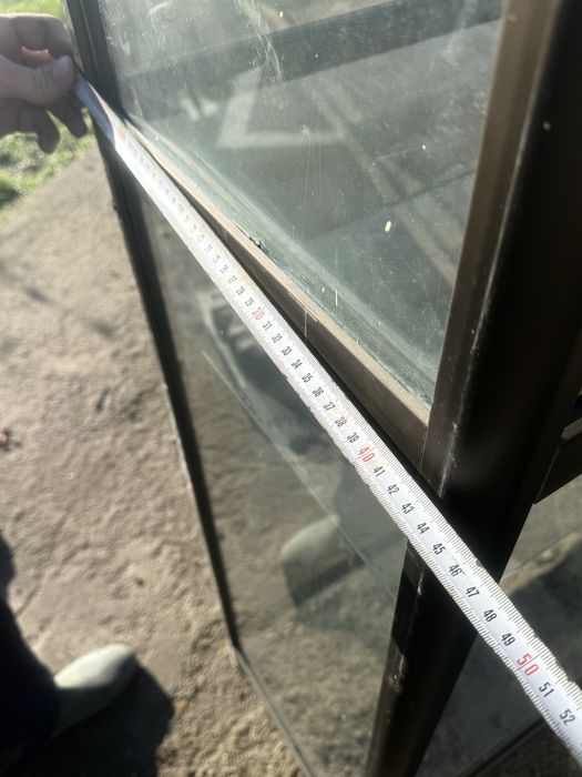 Продавам алуминиеви витрини / рафтове