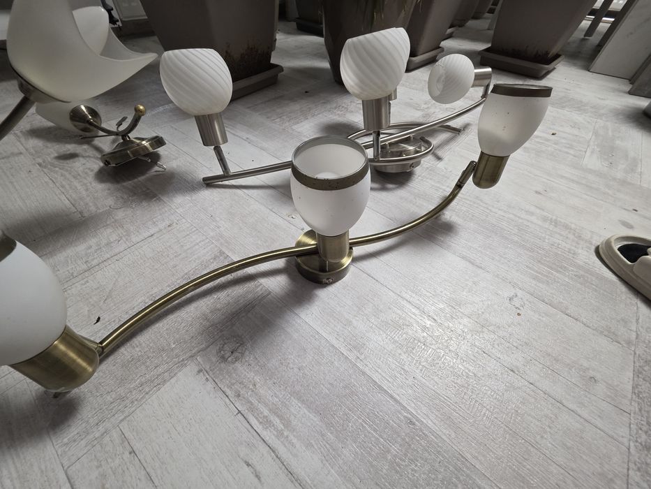 Vând lustre,candelabre moderna