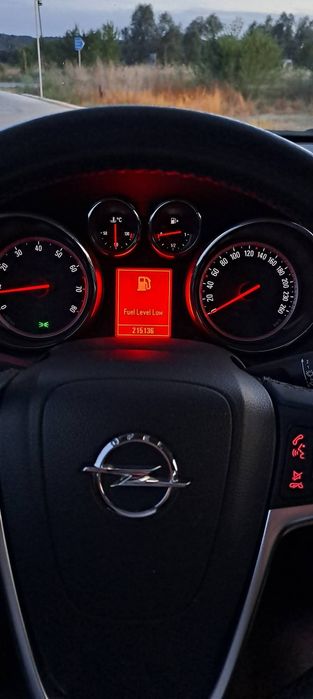 Opel astra j 2011,1.4 Turbo