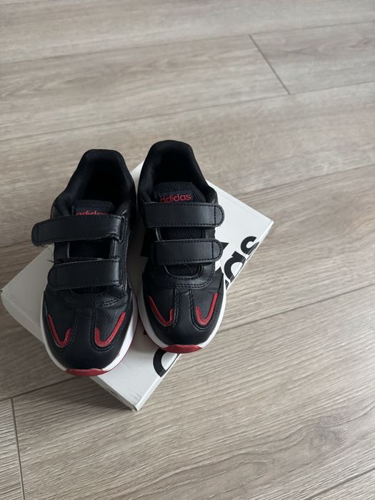 Оригинални детски маратонки Adidas - отлични