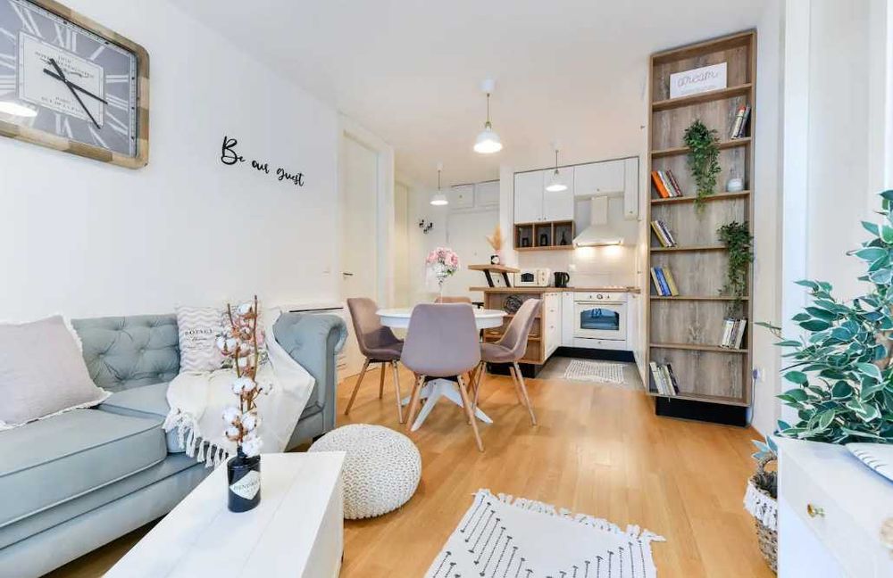 Дава се под наем Двустаен апартамент в Пловдив, Изгрев - 57 кв.м за 219.3 € - Снимка #2