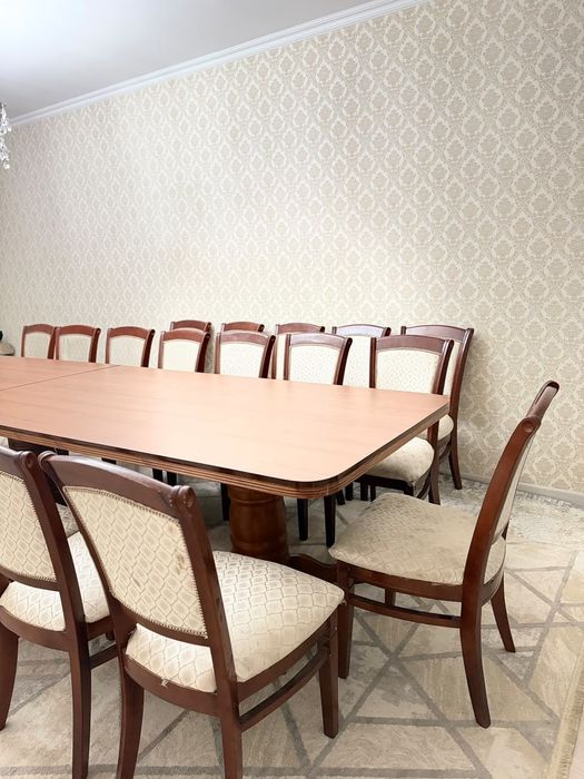 Үстел орындықтарымен