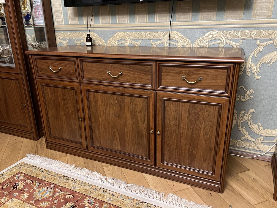 Комод сервант (витрина)