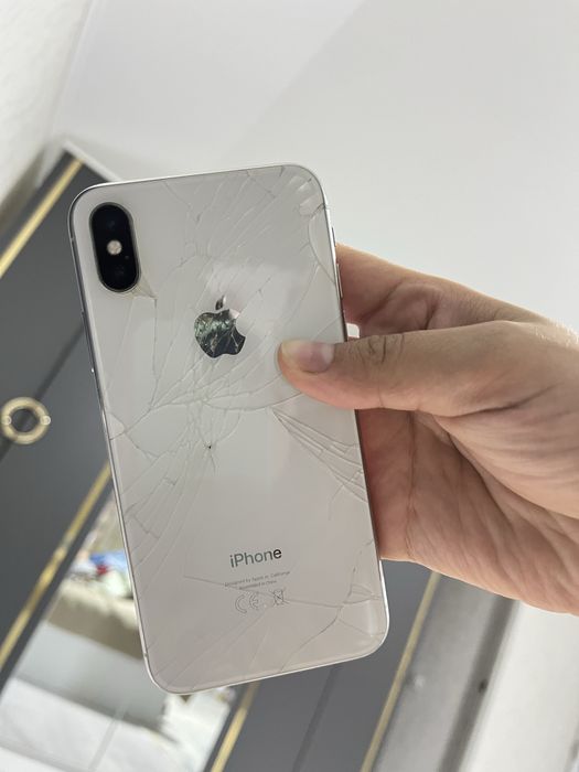 iPhone X телефон