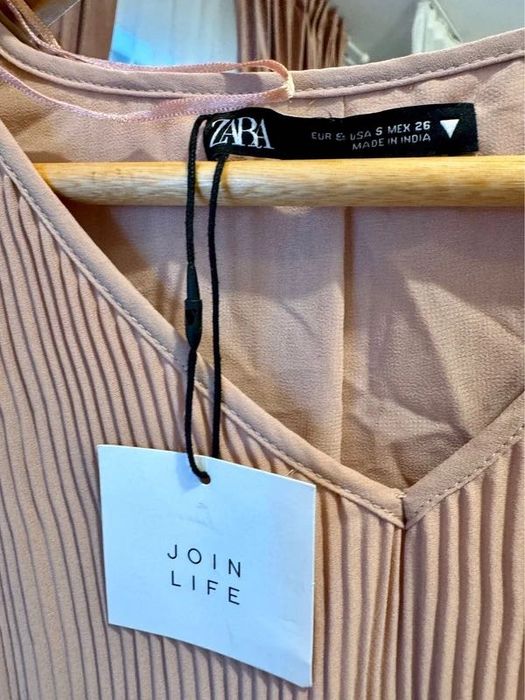 Rochie lunga din voal cu pliuri roz pudra somon zara marimea S noua