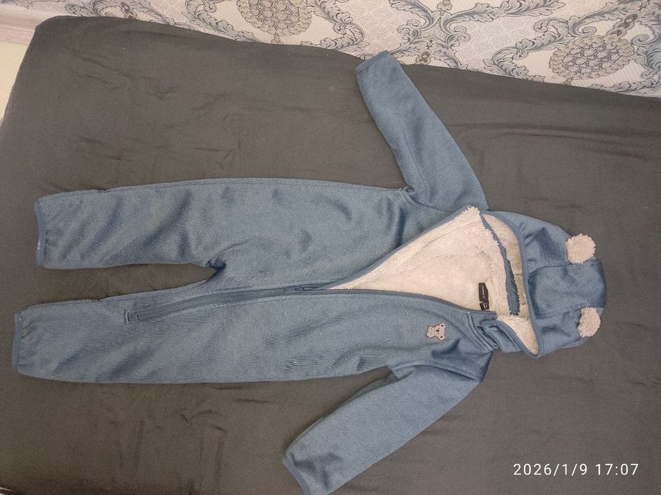 Продаются одежда и ботинка