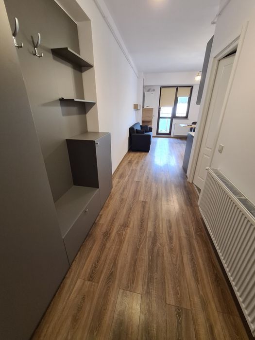 Inchiriez apartament central cu 3 camere si loc de parcare subteran