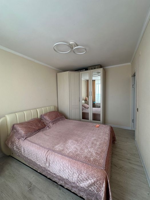 Продам 4 комнатную квартиру