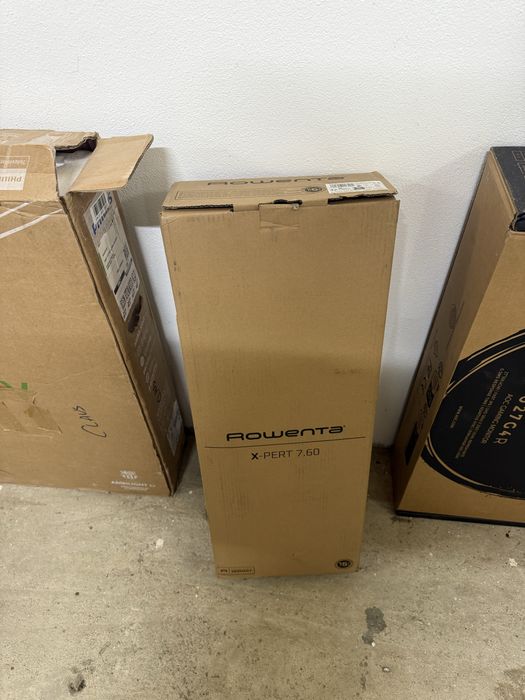 Aspirator de mana vertical  rowenta xpet 7.60 Nou la cutie nefolosit