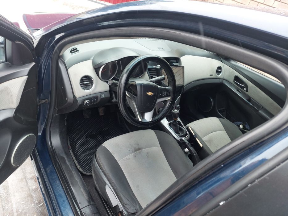 Продам машину шевроле круз