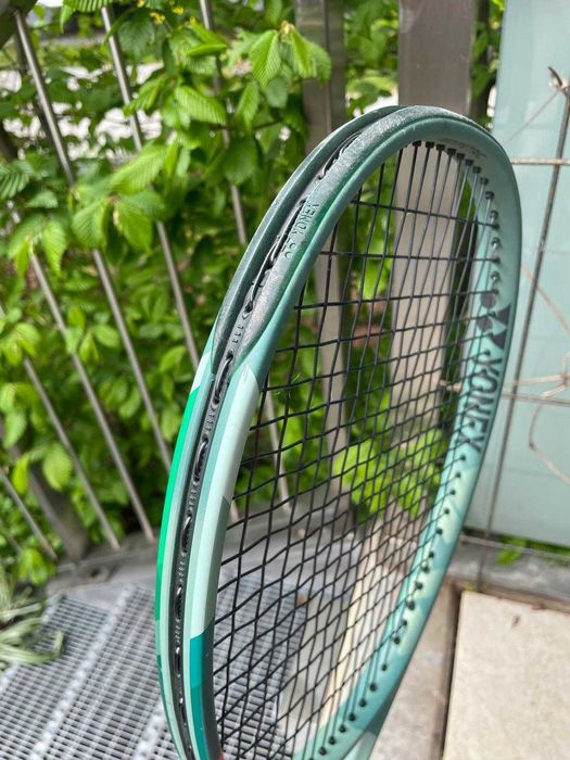 Racheta Percept 100 D (305g) de turneu , mâner 2, culoare light-green